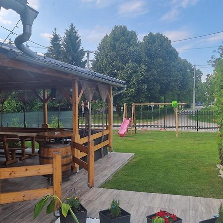 Holiday Home Baotic Velika Mlaka Kültér fotó