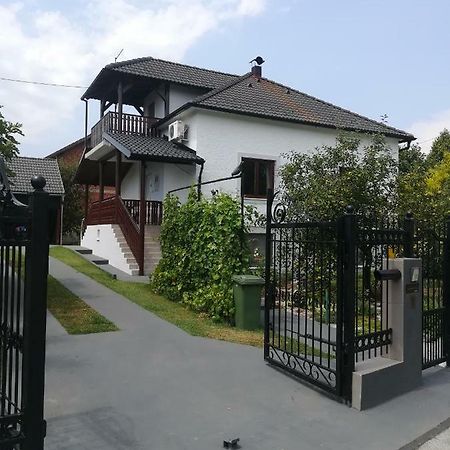 Holiday Home Baotic Velika Mlaka Kültér fotó