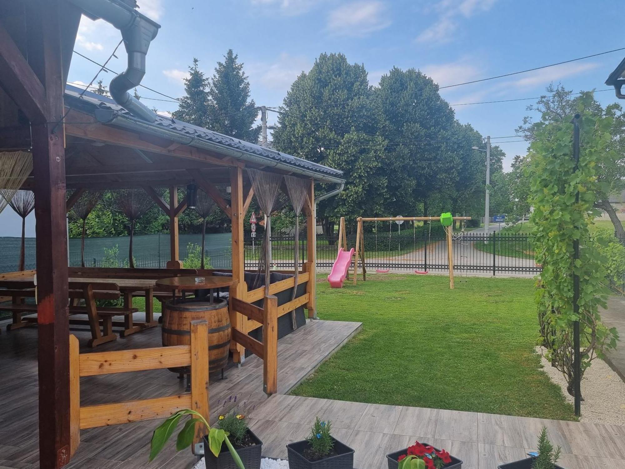 Holiday Home Baotic Velika Mlaka Kültér fotó